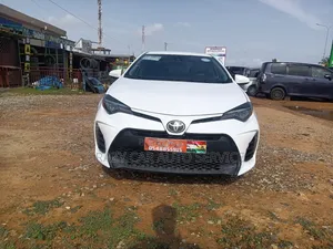 Toyota Corolla 2018 White