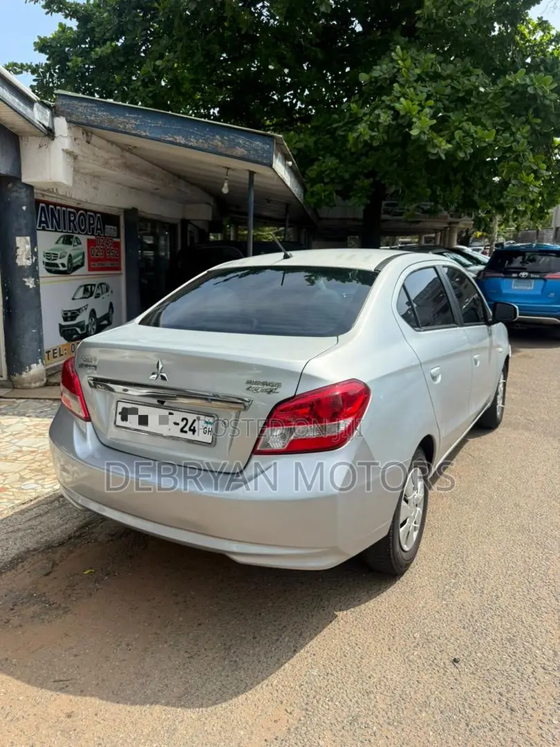 Mitsubishi Mirage SE 2017 Silver