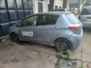 Toyota Vitz 2012 Blue