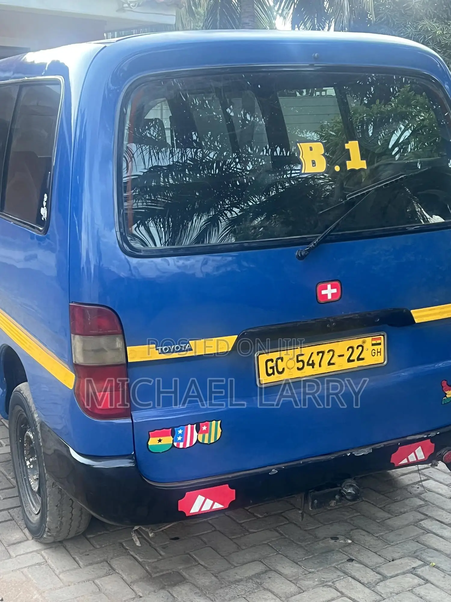Toyota HiAce 2010 Blue