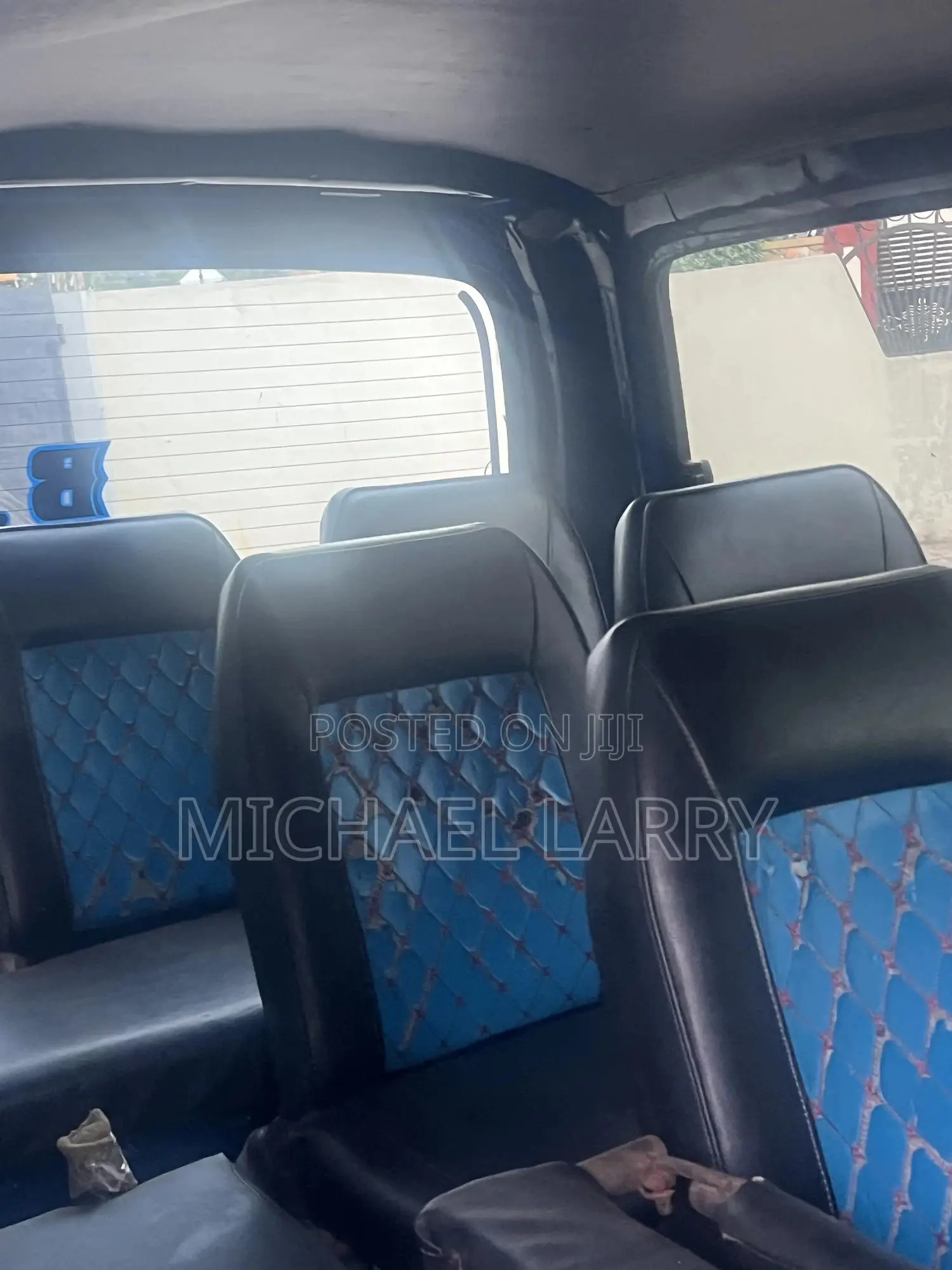 Toyota HiAce 2010 Blue