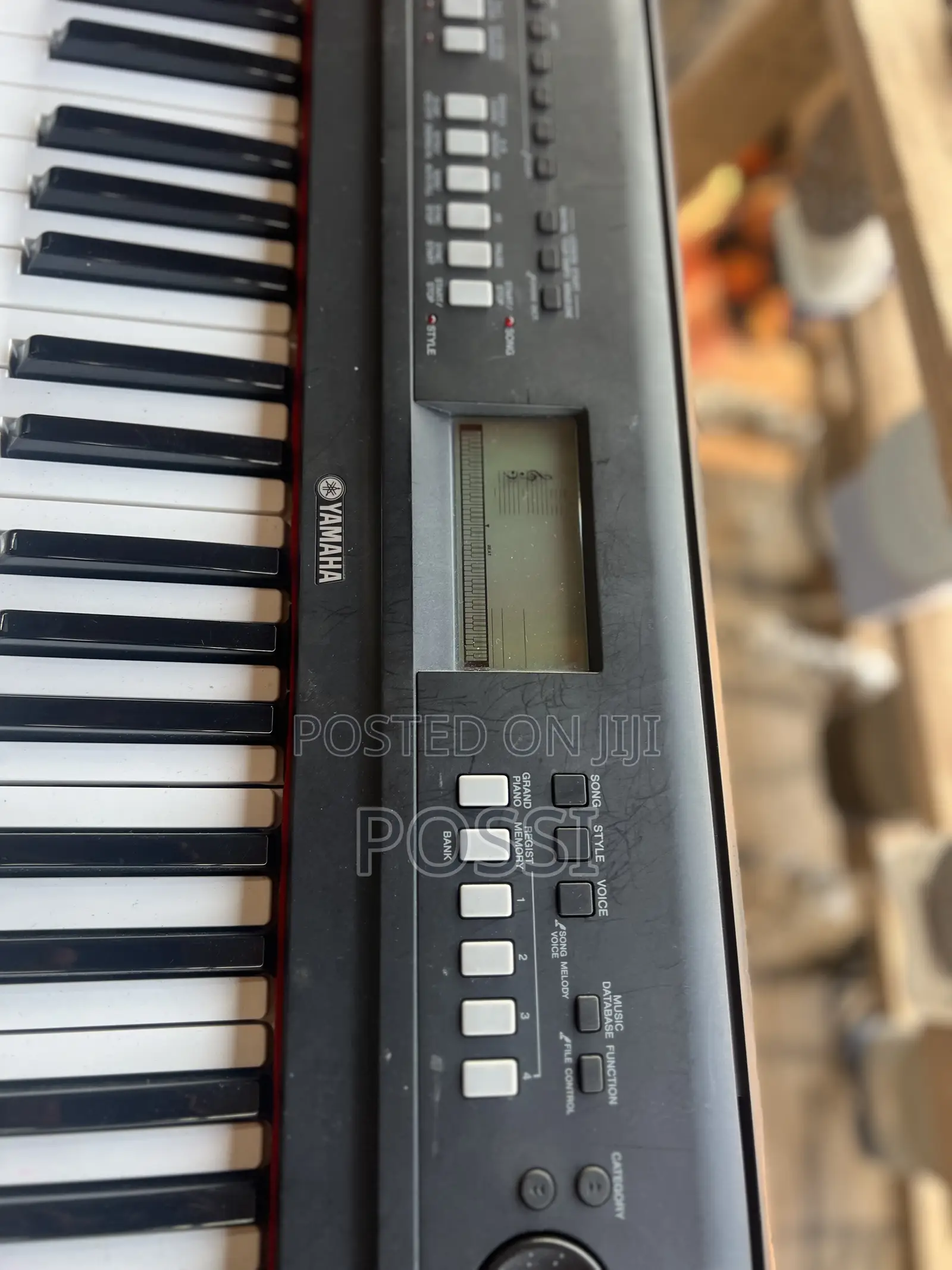 Yamaha Light Weighted 76 Keys Keyboard or Digital Piano