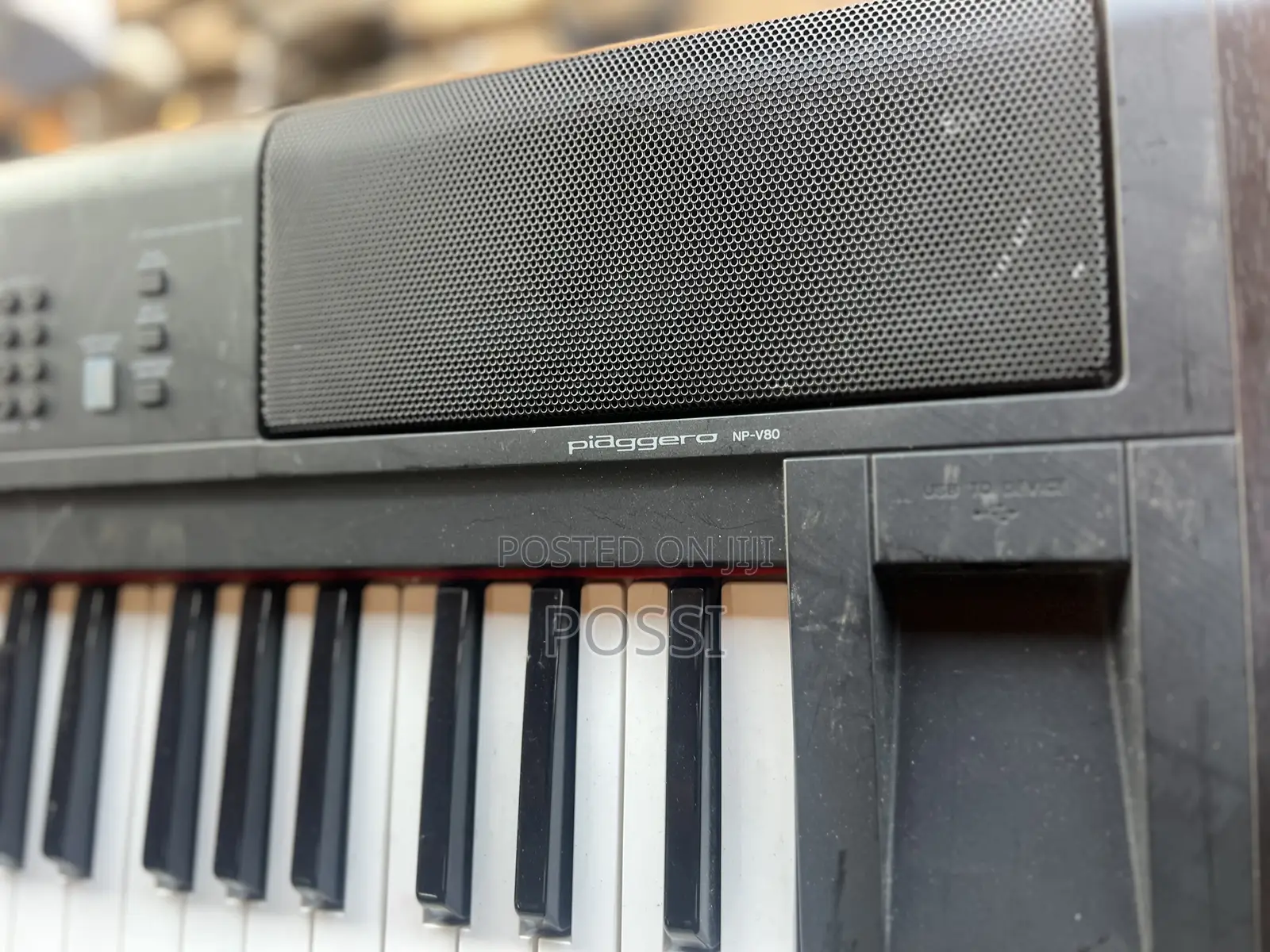 Yamaha Light Weighted 76 Keys Keyboard or Digital Piano