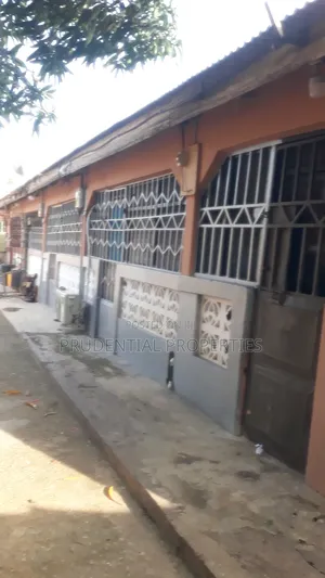 5bdrm House in Sowutwuom for sale