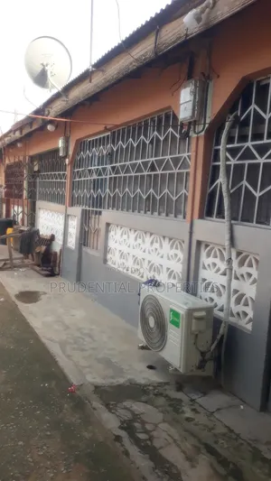 5bdrm House in Sowutwuom for sale