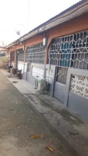 5bdrm House in Sowutwuom for sale