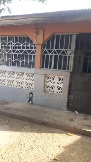 5bdrm House in Sowutwuom for sale