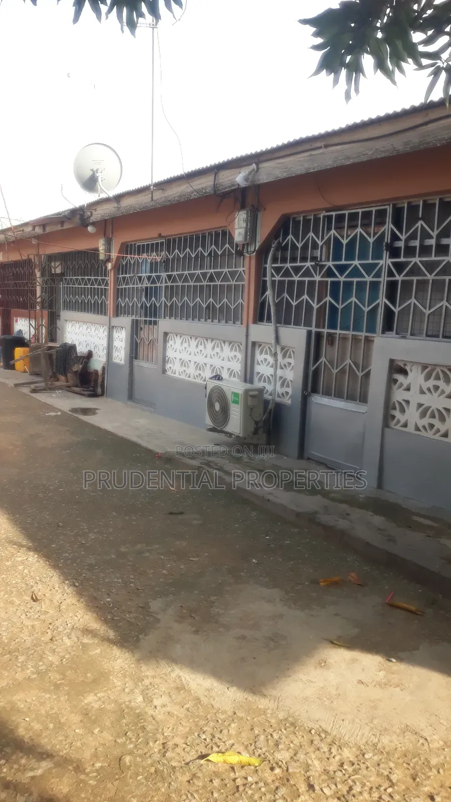 5bdrm House in Sowutwuom for sale