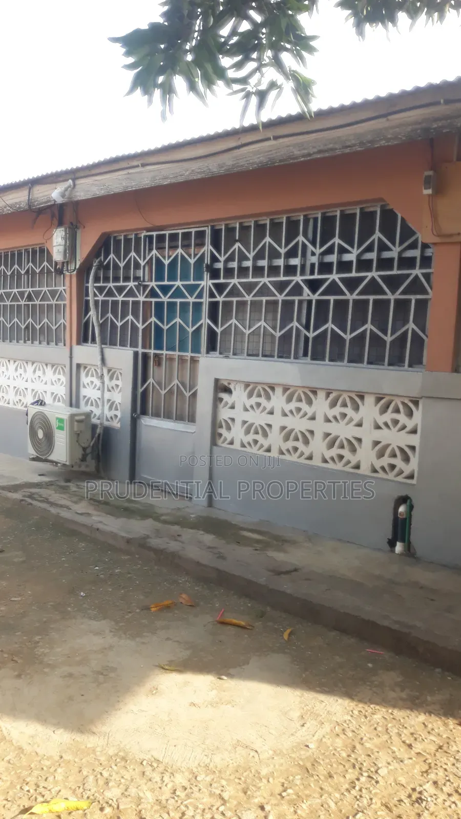 5bdrm House in Sowutwuom for sale