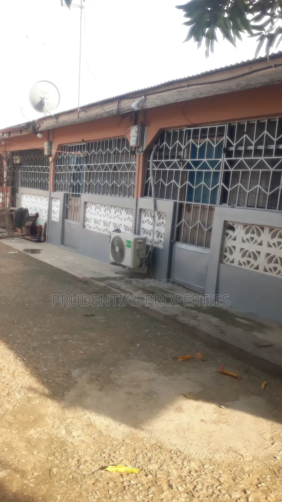 5bdrm House in Sowutwuom for sale