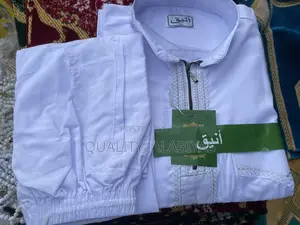 Men Top Down (White)