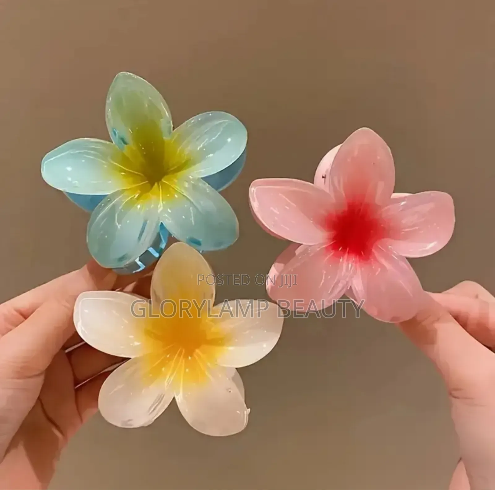 Colorful Flower Hair Claw Clip – Trendy Acrylic, Strong Grip
