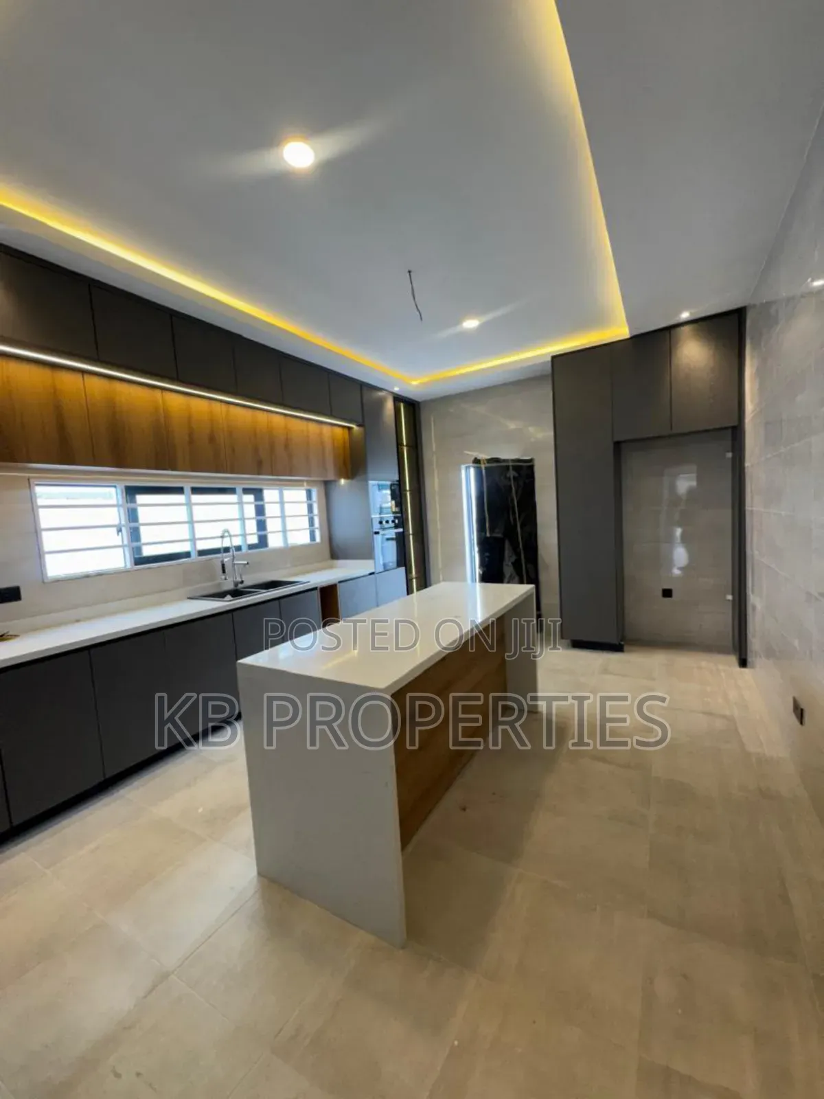 3bdrm House in Kb Properties, Spintex for sale