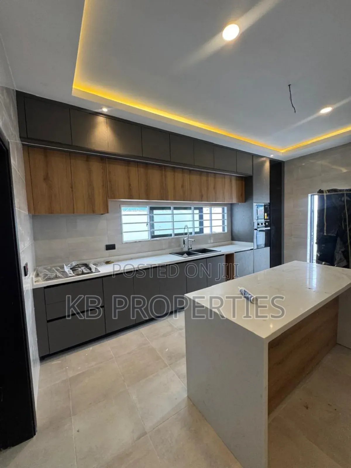 3bdrm House in Kb Properties, Spintex for sale