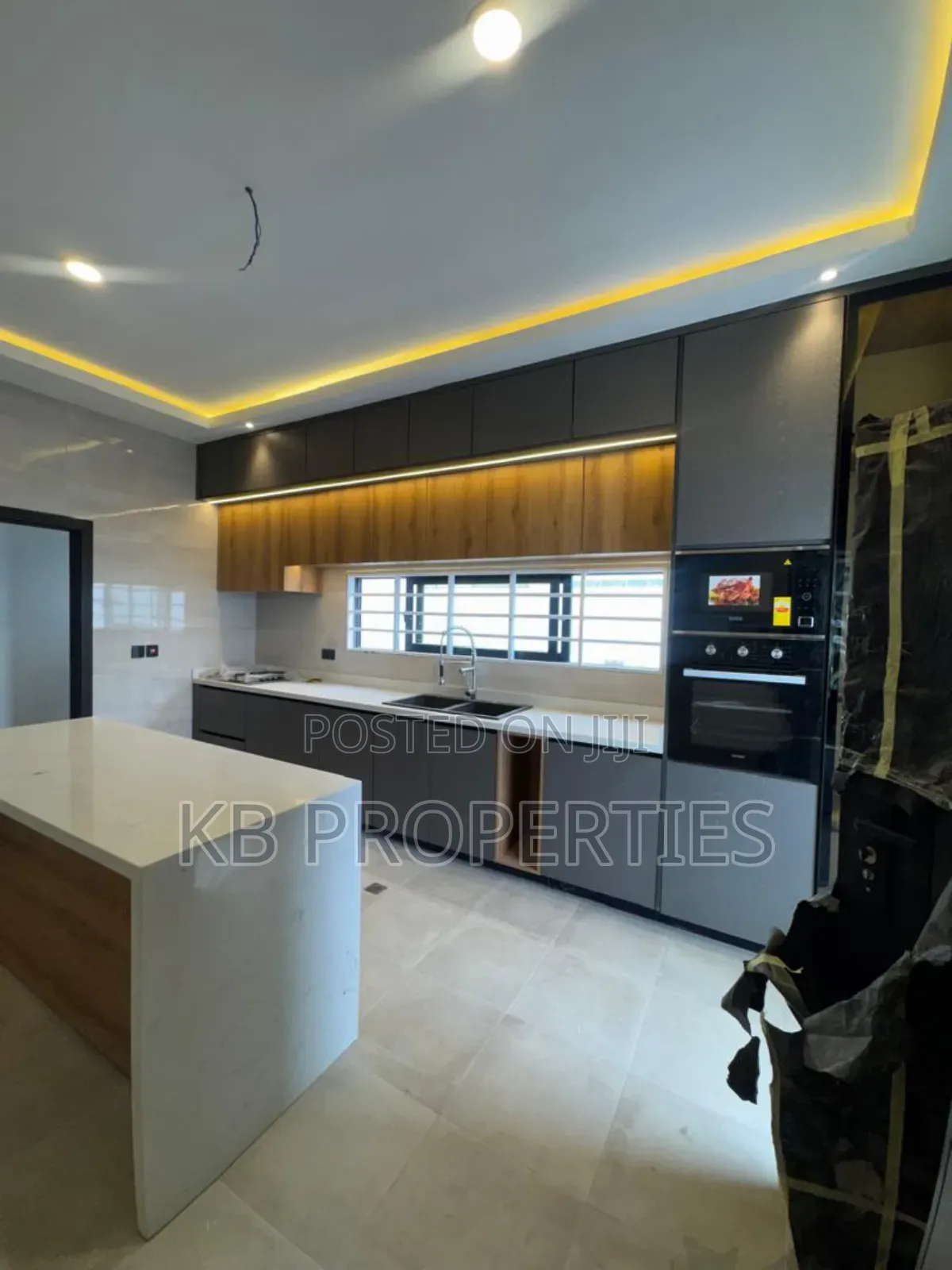 3bdrm House in Kb Properties, Spintex for sale