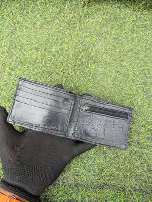 Black Leather Money and Card Wallet (Pre Owned)