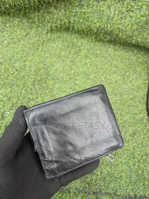 Buene Belle Leather Wallet (Home Used)