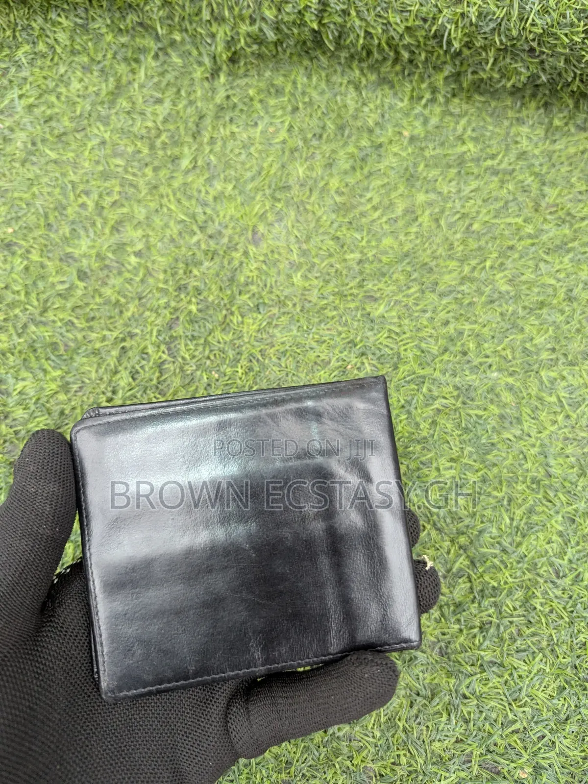Two Toned Black and Red Wallet (Uk Used)
