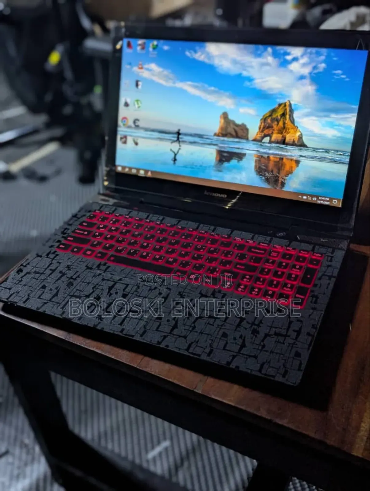 Laptop Lenovo Y50 8GB Intel Core i3 HDD+SSD 256GB
