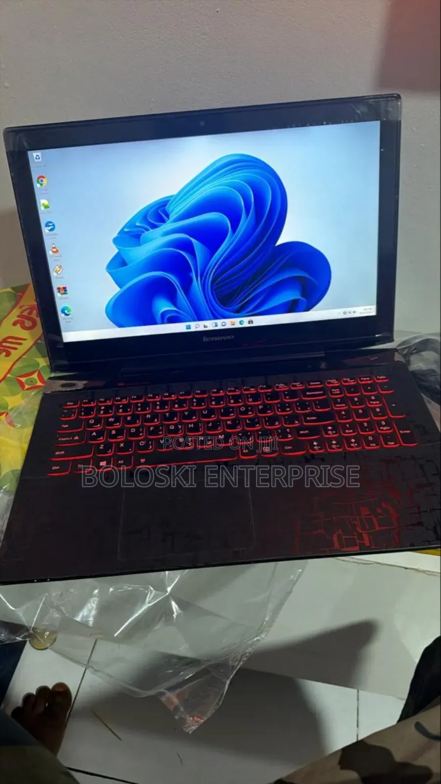 Laptop Lenovo Y50 8GB Intel Core i3 HDD+SSD 256GB
