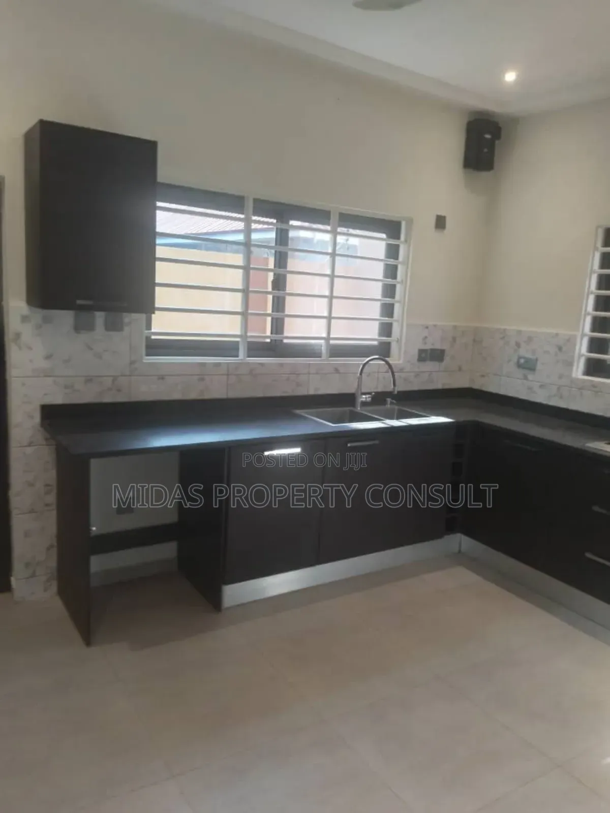 3bdrm House in Oyarifa for sale