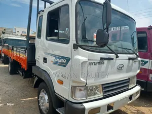 8holes Hyundai Truck