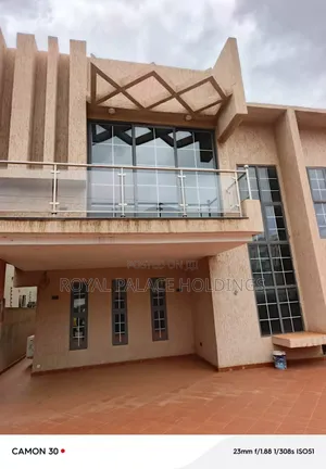 4bdrm Duplex in Airport Hills for rent