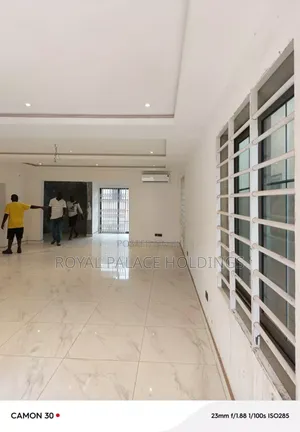 4bdrm Duplex in Airport Hills for rent