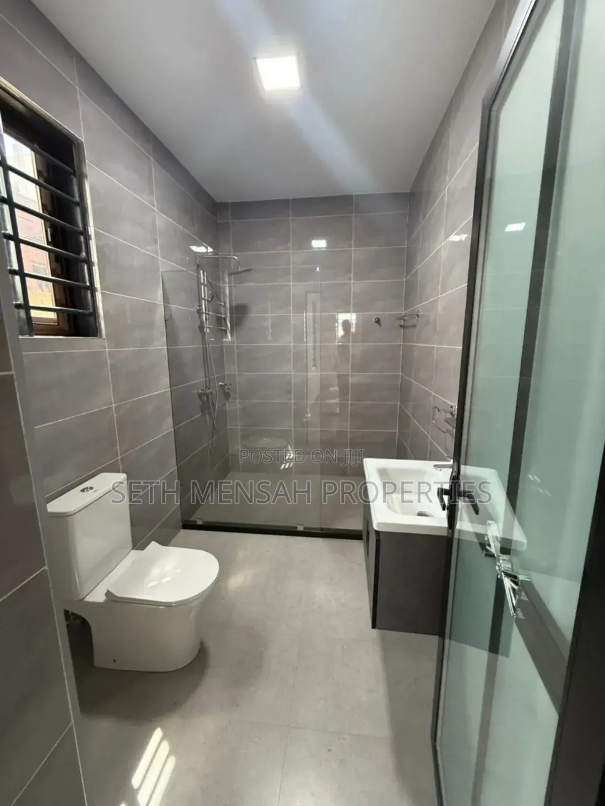 3bdrm House in Lake Side Estate for sale