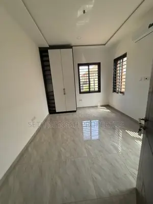 3bdrm House in Lake Side Estate for sale