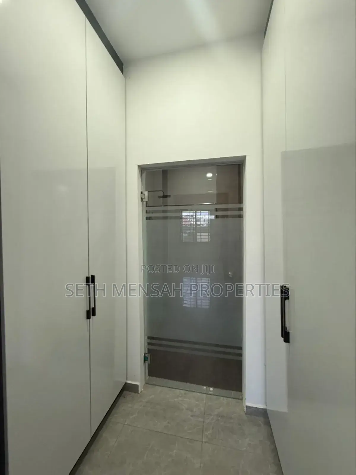 3bdrm House in Lake Side Estate for sale