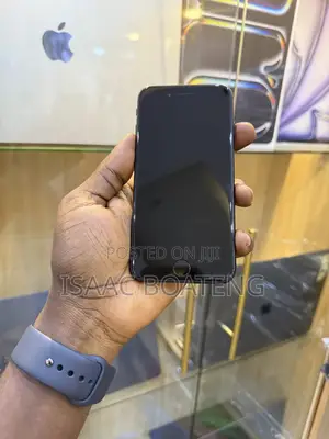 Apple iPhone SE (2020) 64 GB Black