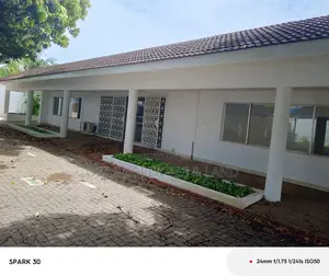 6bdrm House in Abelemkpe, Lincoln School Area for rent