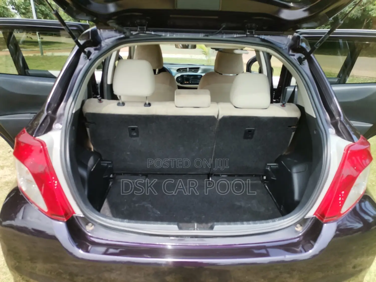 Toyota Vitz 1.3 FWD 5dr 2013 Maroon