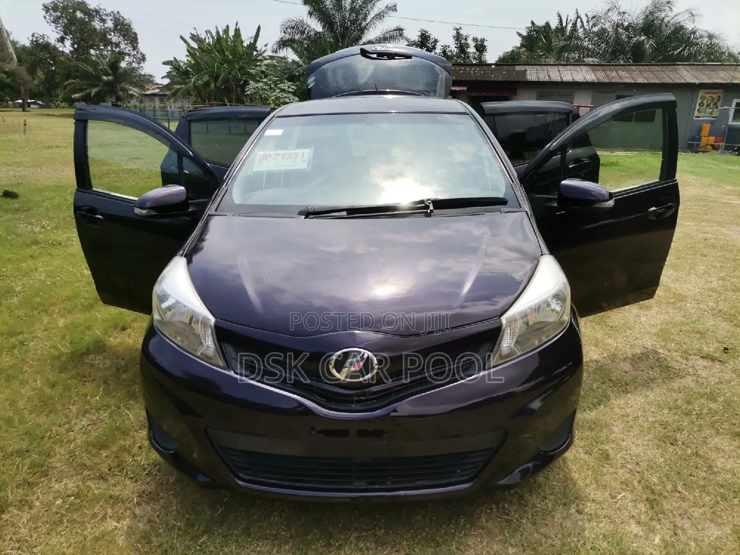 Toyota Vitz 1.3 FWD 5dr 2013 Maroon