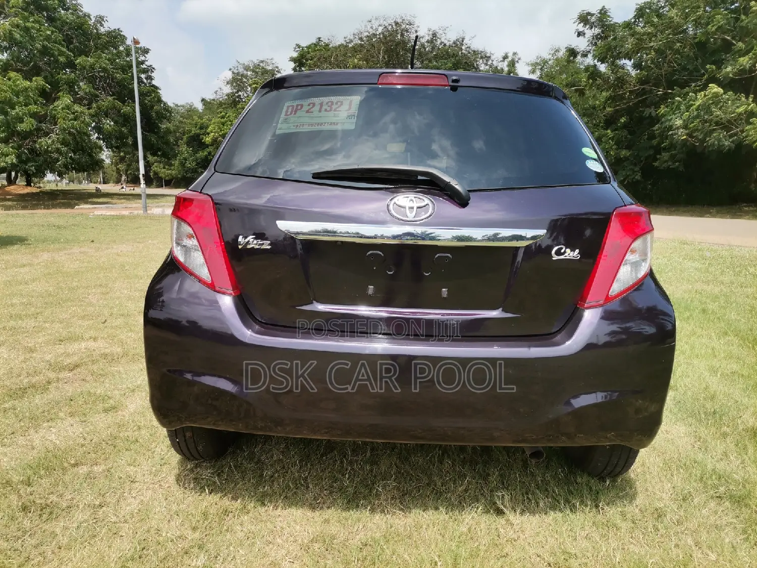 Toyota Vitz 1.3 FWD 5dr 2013 Maroon