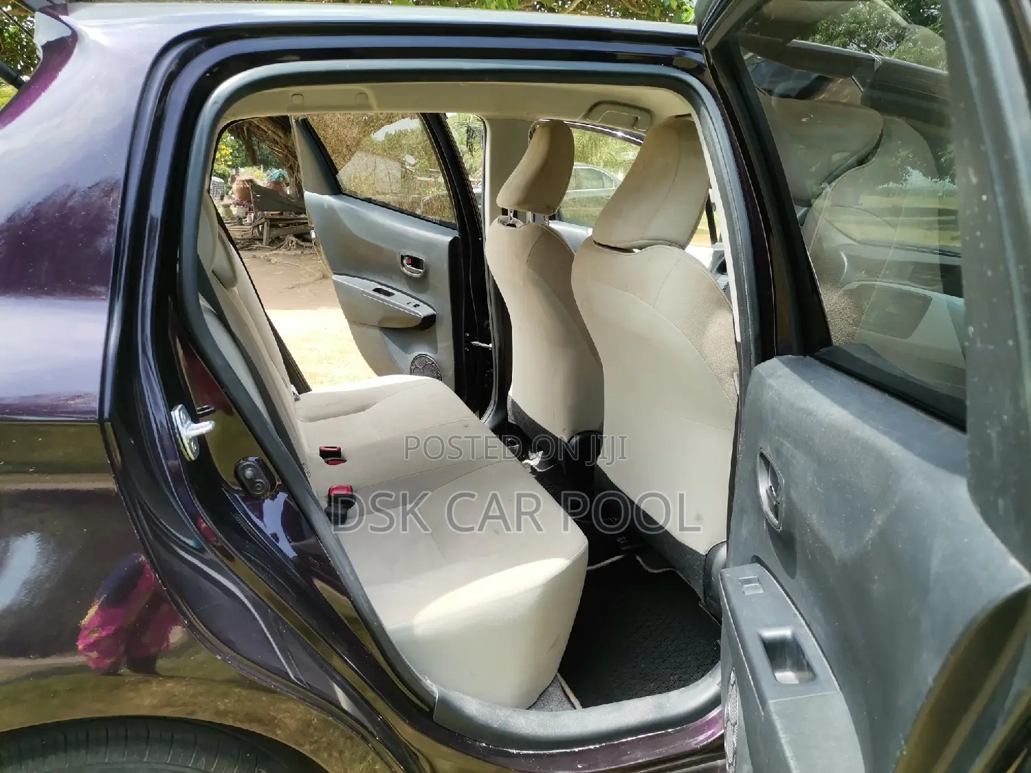 Toyota Vitz 1.3 FWD 5dr 2013 Maroon