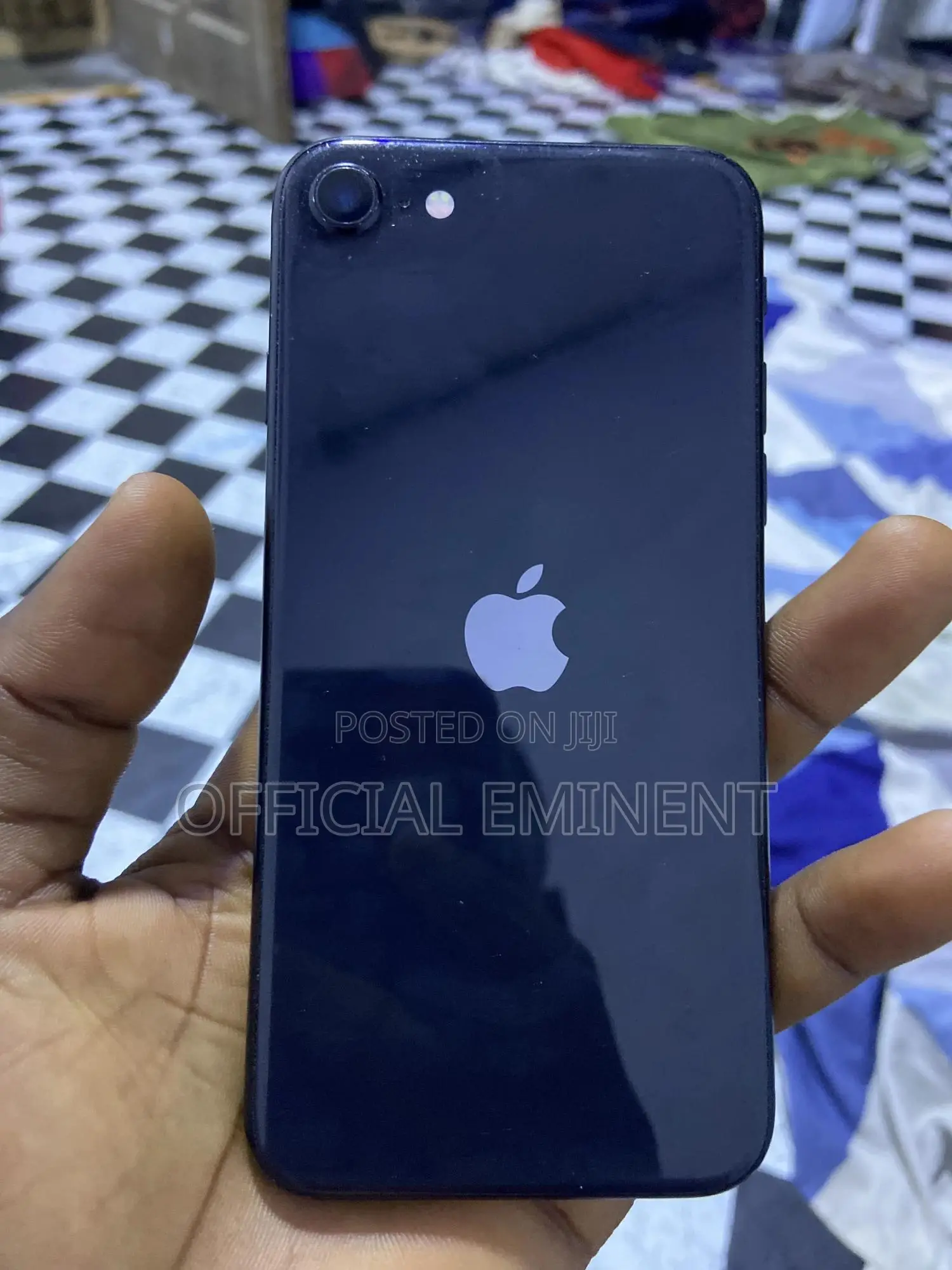 Apple iPhone SE (2022) 64 GB Gray