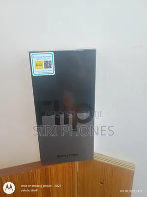 New Samsung Galaxy Z Flip4 256 GB Black