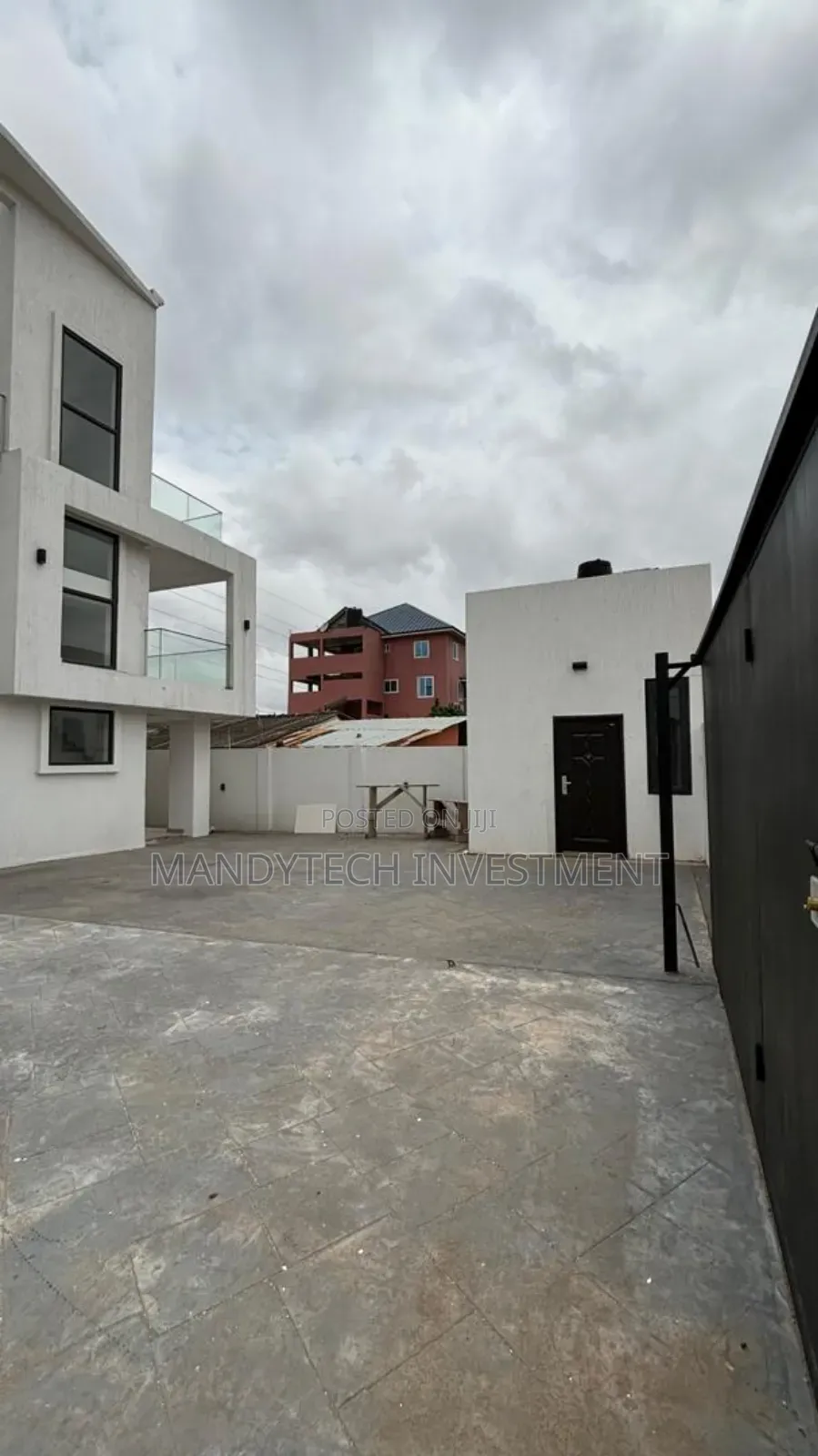 4bdrm Duplex in A&C Mall Area for sale