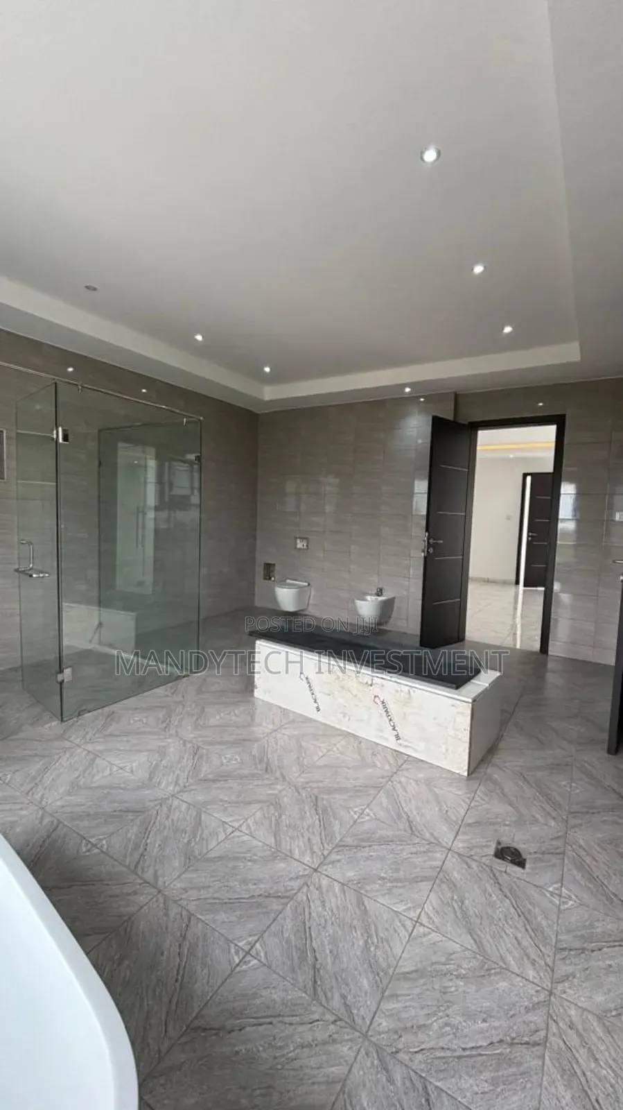 4bdrm Duplex in A&C Mall Area for sale