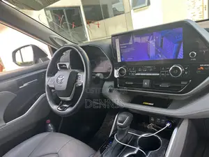 Toyota Highlander 2023 White