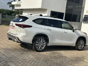 Toyota Highlander 2023 White