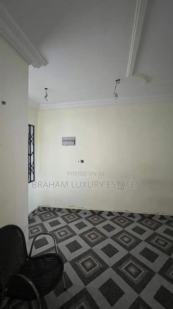 2bdrm Apartment in Braham Luxury Estate, Sakumono for rent