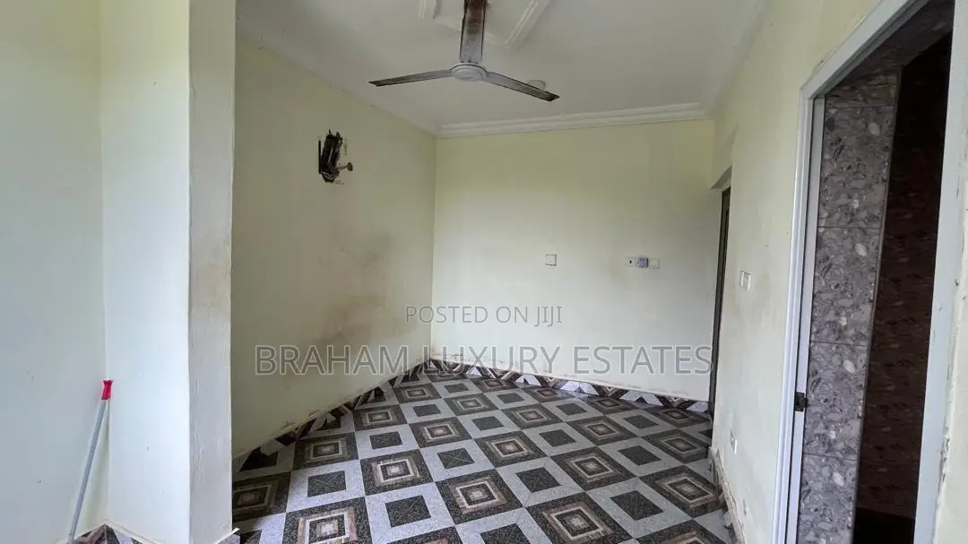 2bdrm Apartment in Braham Luxury Estate, Sakumono for rent
