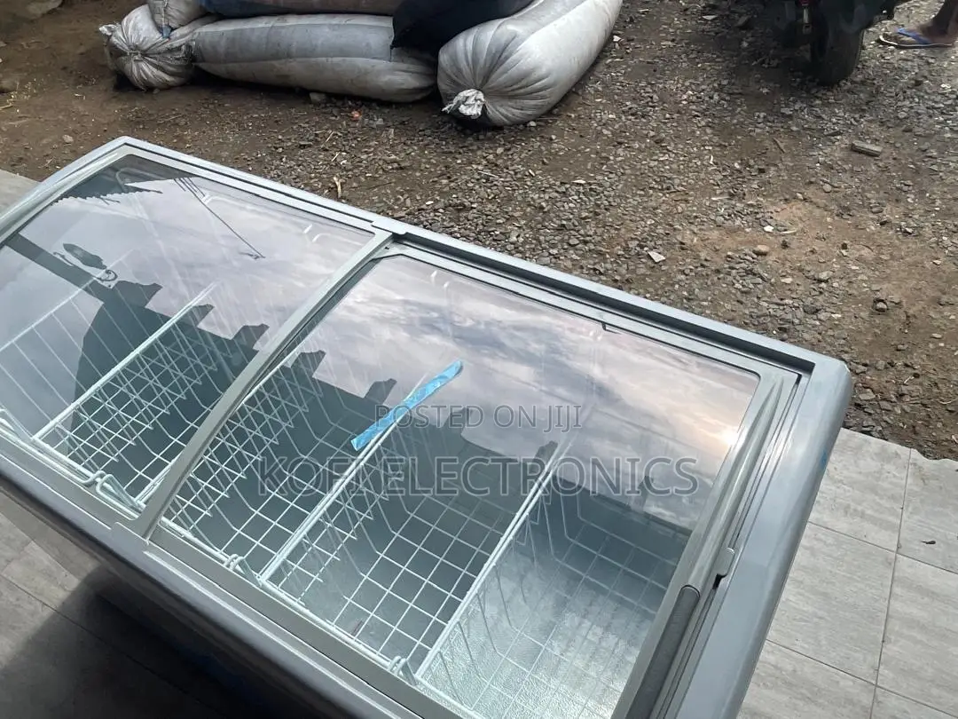 Delron Majestic Display Freezer Curved Glass Top