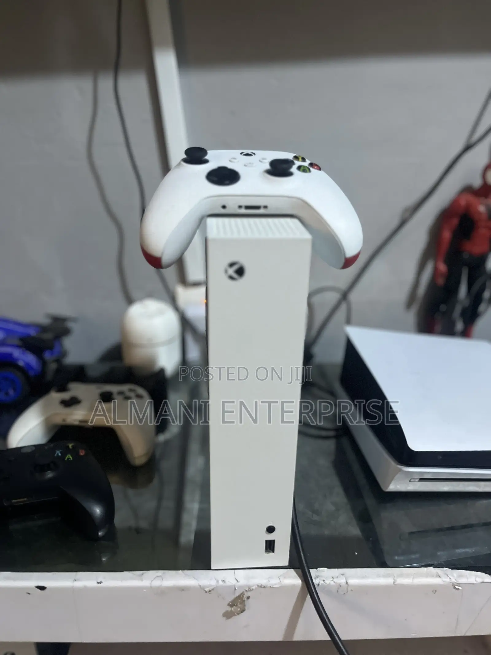 Xbox Series S With 4 Games With 1 Controllers