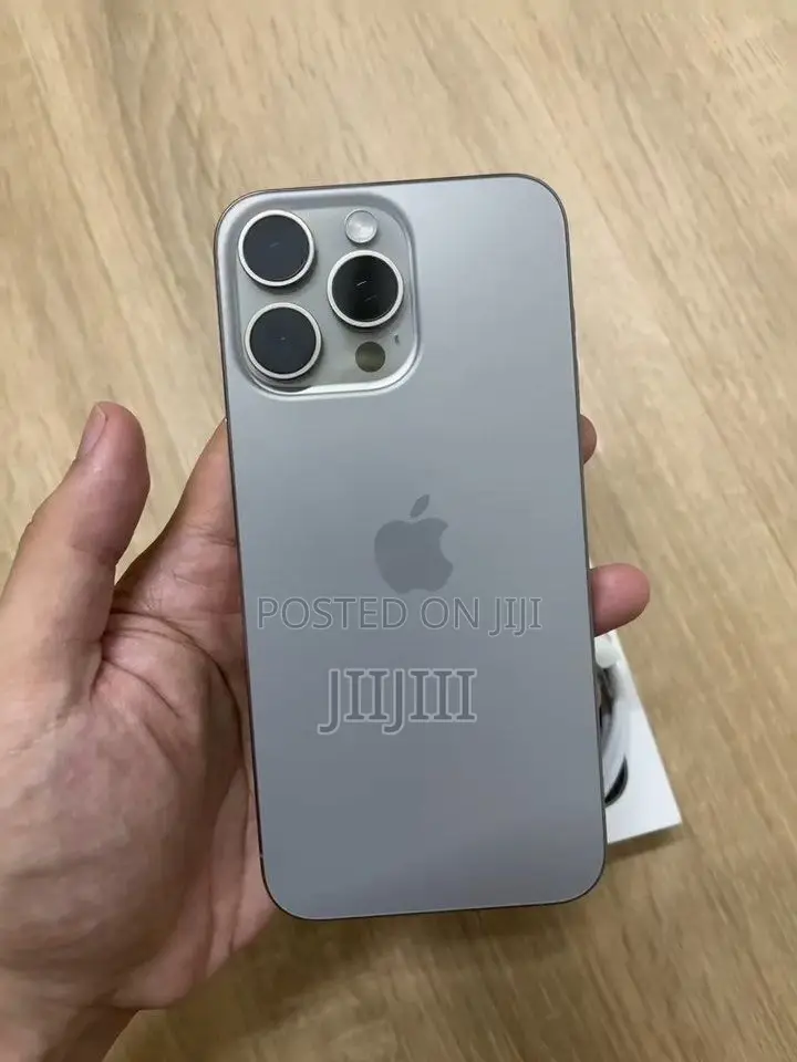 Apple iPhone 15 Pro Max 256 GB Silver