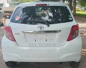 Toyota Vitz 2014 White