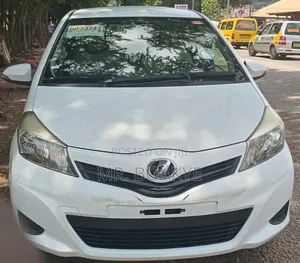 Toyota Vitz 2014 White